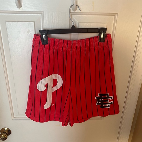 Philadelphia Phillies Eric Emanuel Shorts size large - Picture 1 of 5